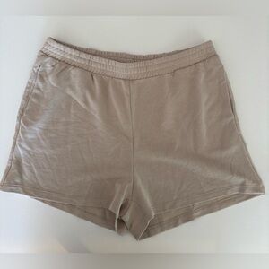 NWT H&M Women's Beige Lounge Shorts with Pockets Size Large